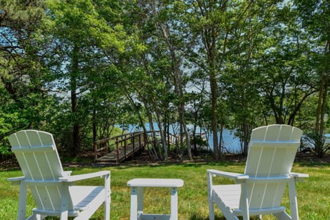 Waterfront Private Dock Peaceful Retreat House in West Dennis