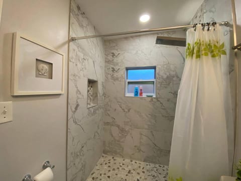 Mazor luxury one bedroom vacation Home House in Dania Beach