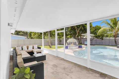 Yehudas Tropical Villa With Heated Infinity Pool Villa in Hollywood