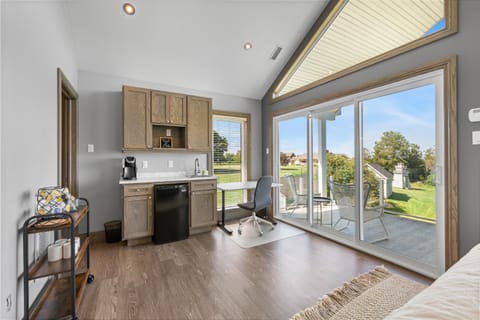 Sea La Vie 4 Bed Cottage with Ocean Views House in Prince Edward County