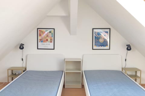 Property building, Bed, Photo of the whole room, Bedroom