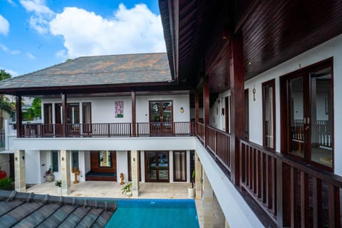 The Golden Serendipity Villa Seminyak Villa in Kuta