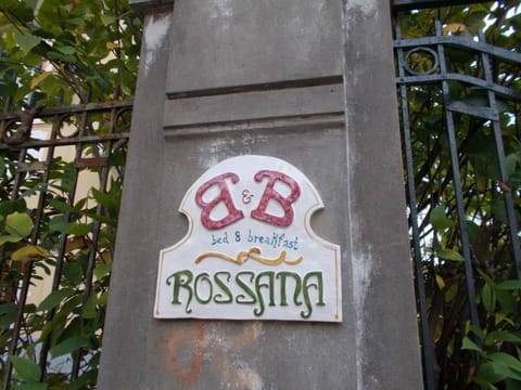 B&B ROSSANA Bed and Breakfast in Carrara