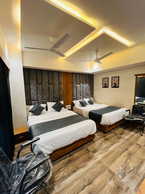 Hotel Paramount Villa Hotel in Gandhinagar