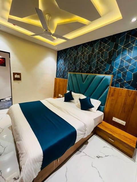 Hotel Paramount Villa Hotel in Gandhinagar