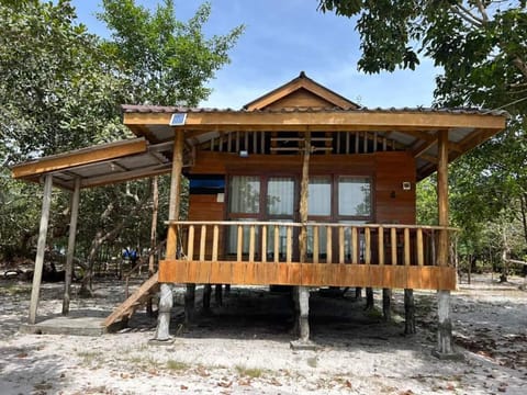Koh Rong Beach Hostel and Bungalows Hostel in Sihanoukville