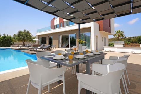 Royal Oasis Villa House in Ayia Napa