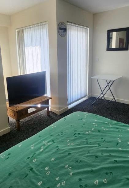 Haven, Large Double Room in East London, Barking, Free Parking Condo in Barking