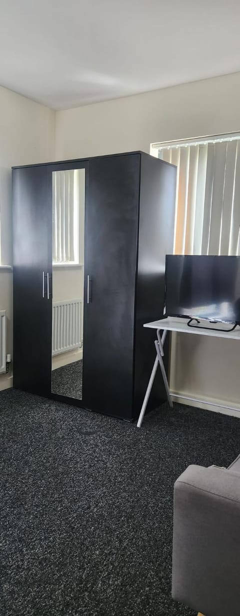 Haven, Large Double Room in East London, Barking, Free Parking Condo in Barking