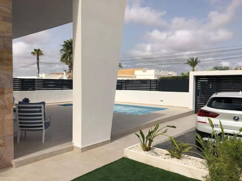 Moderne luksus villa i Torrevieja / Alicante Villa in Torrevieja