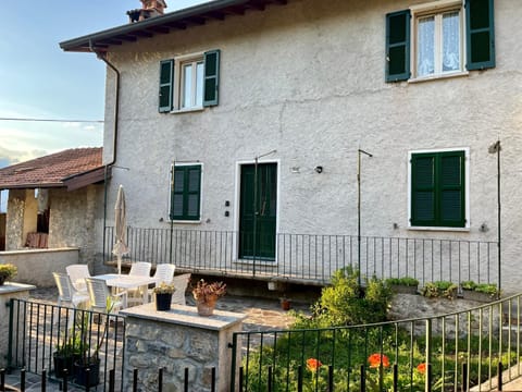 Property building, Patio, Garden, Garden view