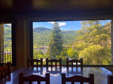 Patio, Spring, Natural landscape, View (from property/room), Balcony/Terrace, Dining area, Mountain view