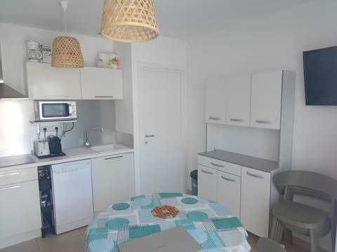 Appartement T3 en Corse, Marina di Bravone N131 Apartment in Linguizzetta