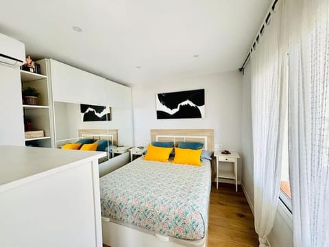 Golden hours by the sea Apartment in Castelldefels