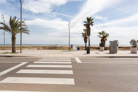 Golden hours by the sea Apartment in Castelldefels