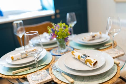 Dining area, kitchen