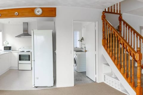 Big sale in winter three bedrooms two bathrooms in karori House in Wellington