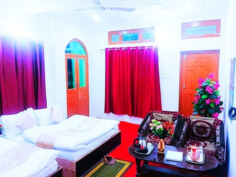 Hotel Prakriti Darshan Hotel in Uttarakhand