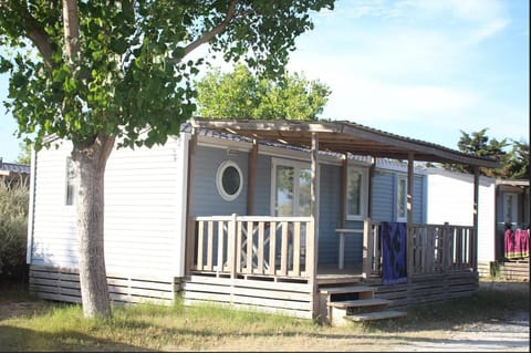 Camping Paradis La Brise de Camargue Campground/ 
RV Resort in Saintes-Maries-de-la-Mer