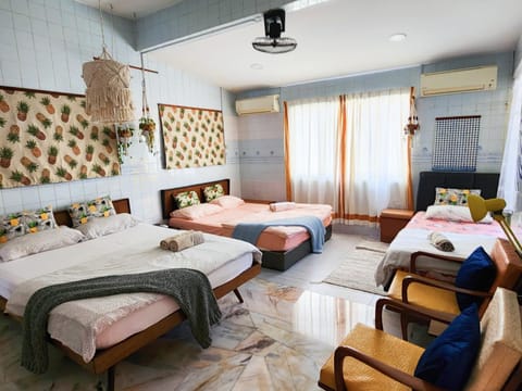 Bed, Photo of the whole room, Bedroom, air conditioner