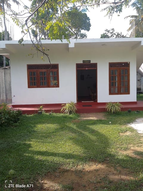 Sweet Home House in Ahangama
