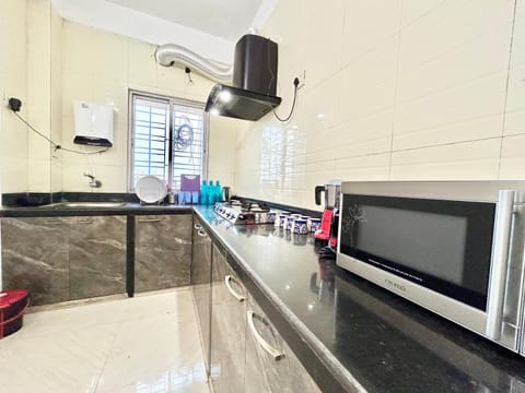 Yepplo Service Apartments - KOLKATA - Private Kitchen & Daily Housekeeping Service Condo in Kolkata