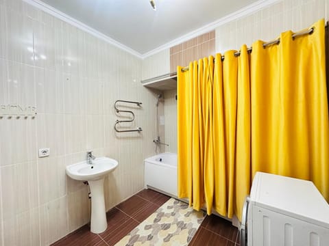 Толе би 273 5 Apartment in Almaty