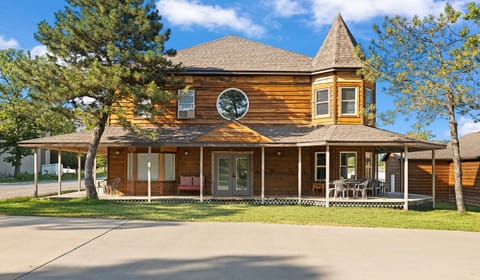 Wet Feet Retreat House in Sunset Cove Township