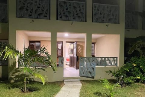 Appartement en résidence avec terrasse, piscine Apartment in Sint Maarten