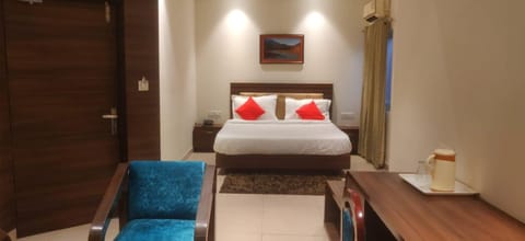 Hotel Bandhan Hotel in Lucknow