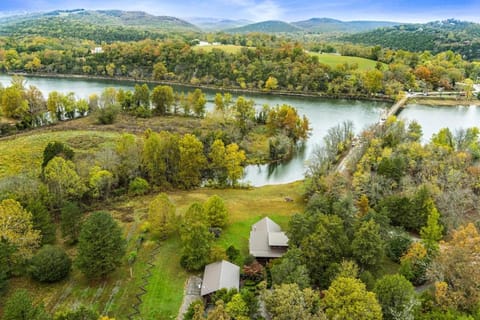 Papas Place River Front Cabin By DT Eureka Springs House in Carroll County