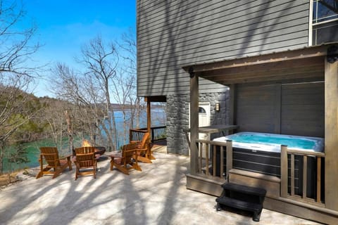 Peace of the Shore On Beaver Lake Sleeps 18 Haus in Beaver Lake