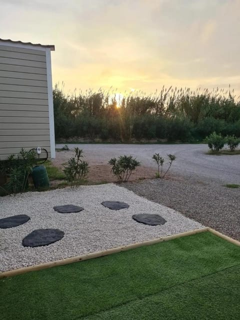 Camping Mar Estang, sans funpass et logement à rendre propre sous peine de sanction Campground/ 
RV Resort in Canet-en-Roussillon