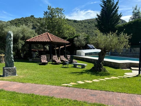 Garden view, Swimming pool, sunbed