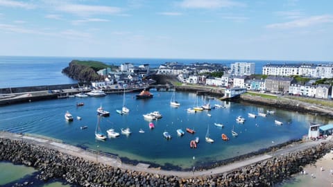 Nearby landmark, Day, Natural landscape, Activities, Beach, Sea view