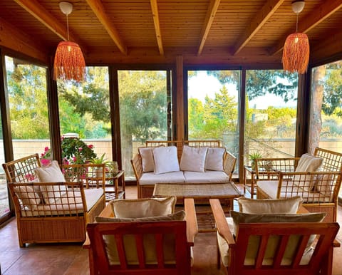 Balcony/Terrace, Living room, Seating area, Garden view