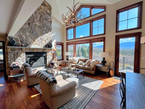 Luxury home, walk to Mt Wash Hotel! Pool/gym passes, stunning views, AC! Casa in Bretton Woods