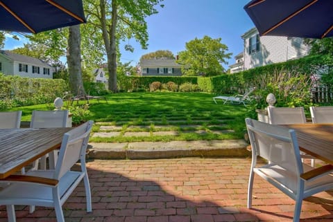 West Wing of Captain Morse House Waterfront, Town House in Martha's Vineyard