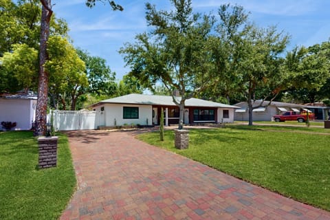 Joyful Sun House in Seminole