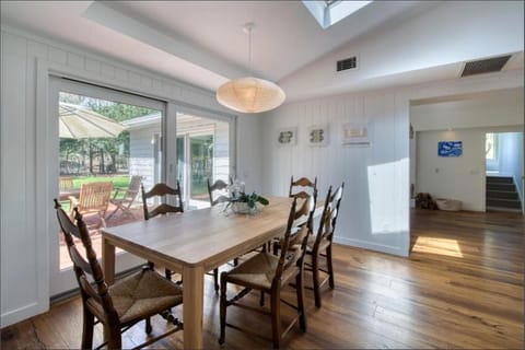 Luxurious 3BR 3 Baths Cottage in East Hamptons Maison in Springs