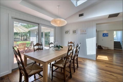 Luxurious 3BR 3 Baths Cottage in East Hamptons Haus in Springs