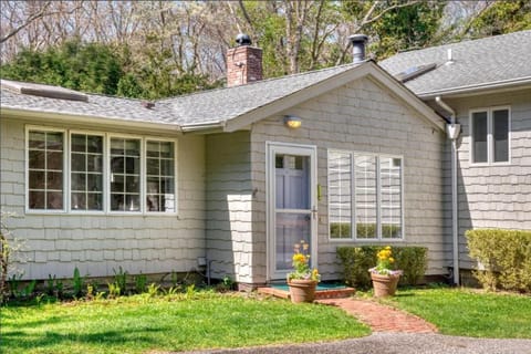 Luxurious 3BR 3 Baths Cottage in East Hamptons Maison in Springs