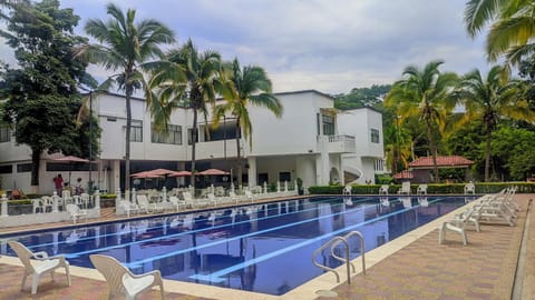 Day, Pool view, Swimming pool, sunbed