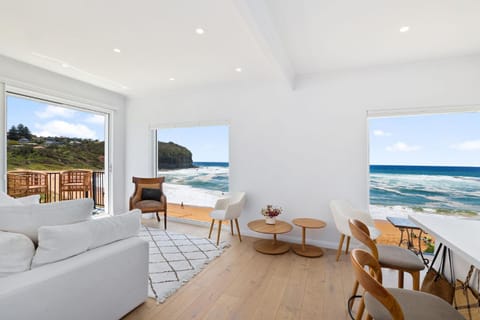 On The Beach Apartment in Pittwater Council