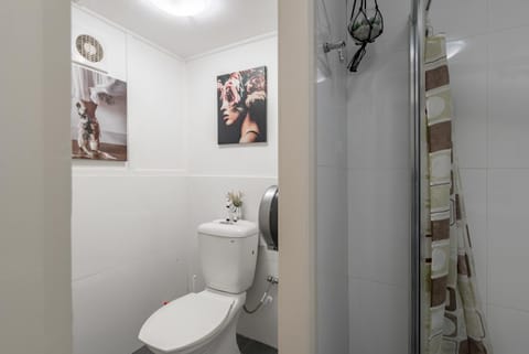 Classic Queen Room - Close to Airport & Eateries - Shared Bathroom Casa in Mascot