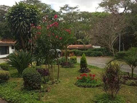 Cottage in paradisiacal garden ! Apartment in Nairobi