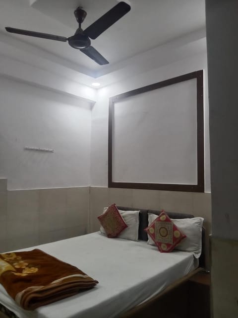 Hotel Abhilasha Bed and Breakfast in Ahmedabad