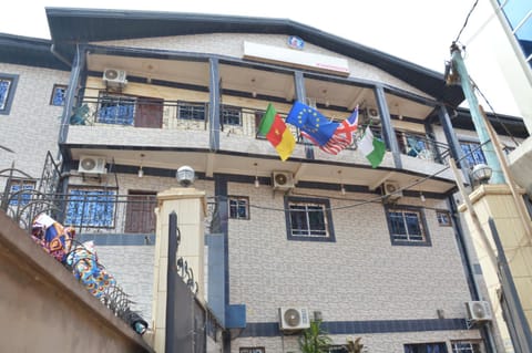 DF HOTEL plazza Hotel in Yaoundé