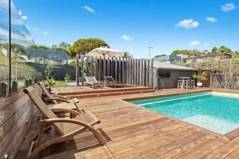 Pool view, Swimming pool, sunbed