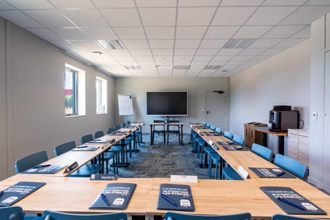 Meeting/conference room